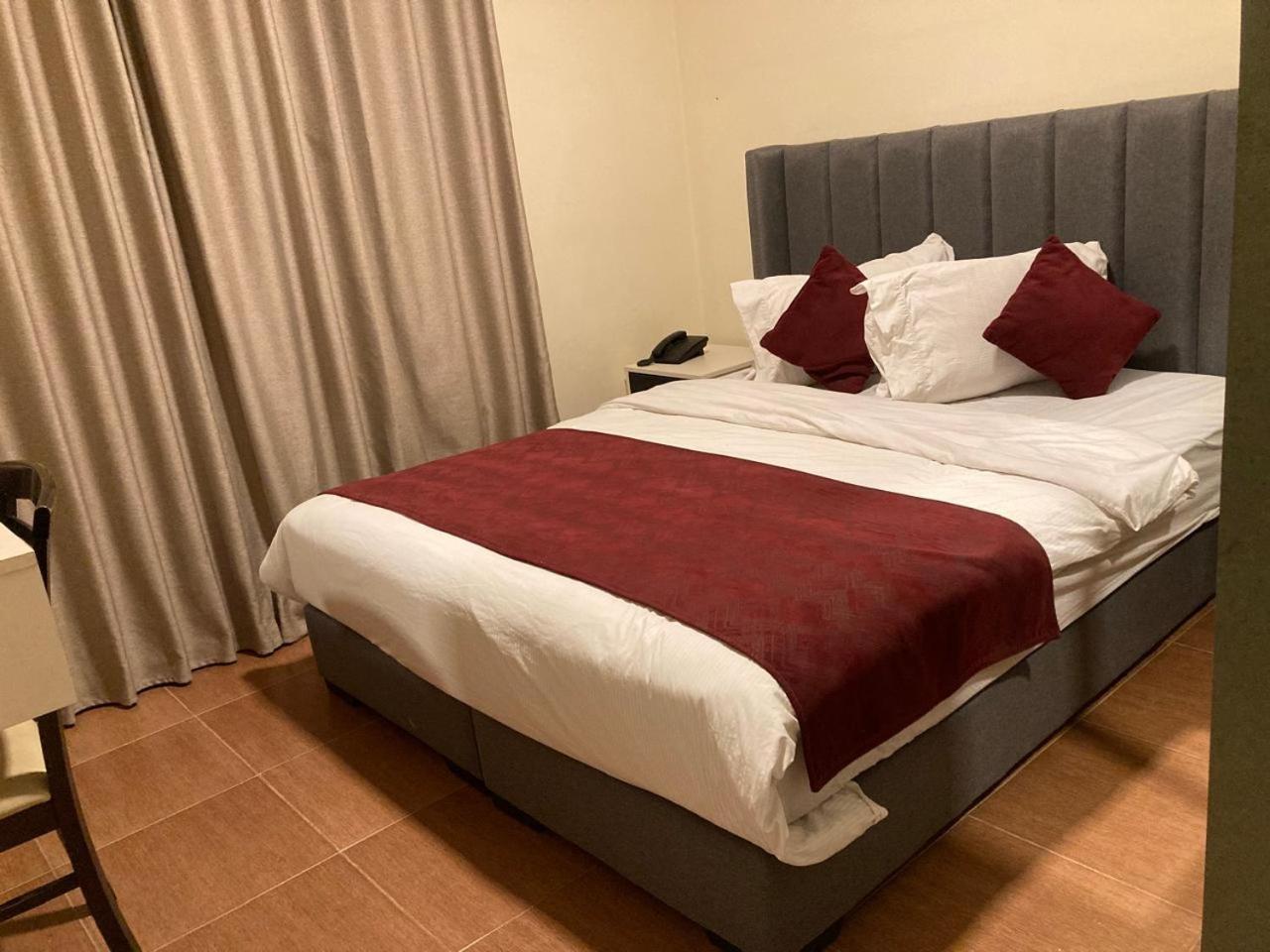 Uptown Hotel Apartment 암만 외부 사진