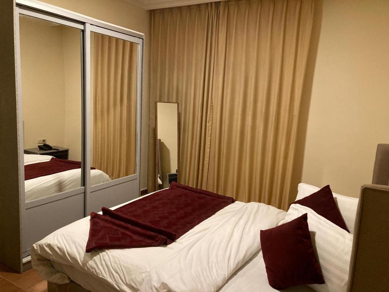 Uptown Hotel Apartment 암만 외부 사진