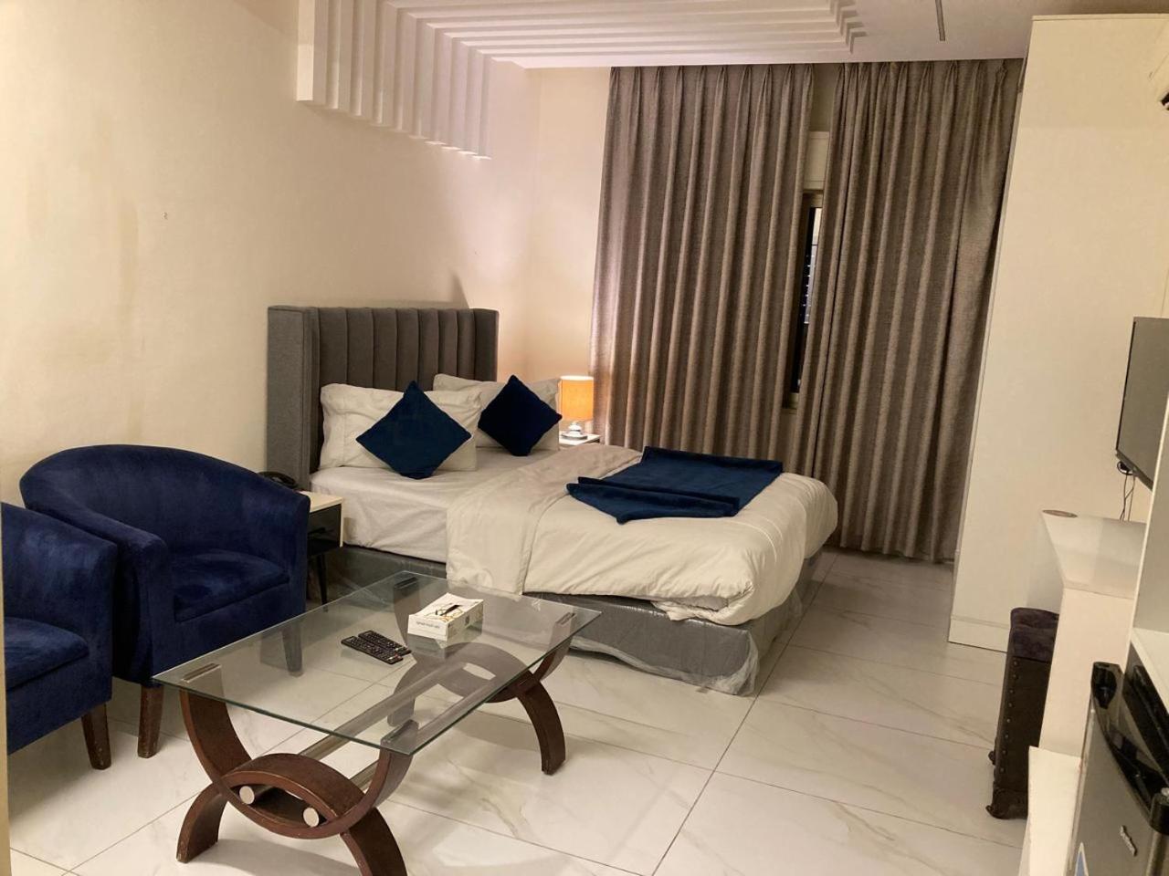 Uptown Hotel Apartment 암만 외부 사진