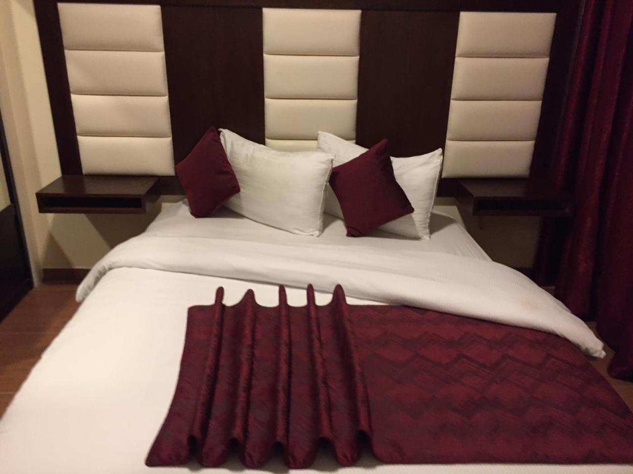 Uptown Hotel Apartment 암만 외부 사진