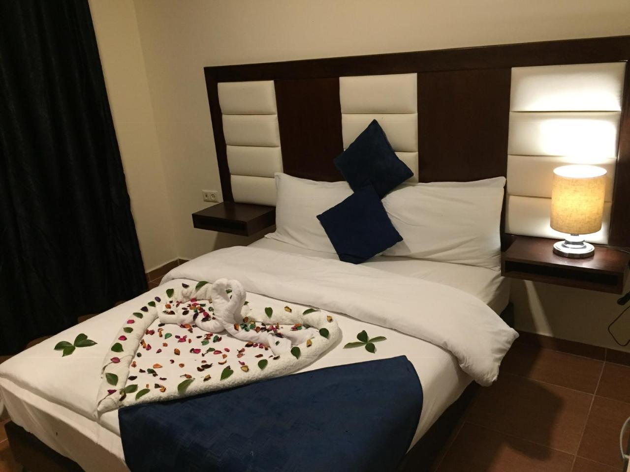 Uptown Hotel Apartment 암만 외부 사진