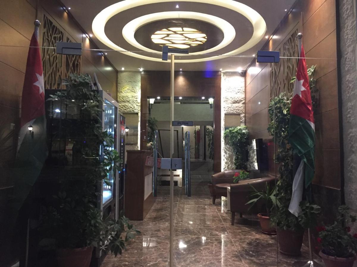 Uptown Hotel Apartment 암만 외부 사진