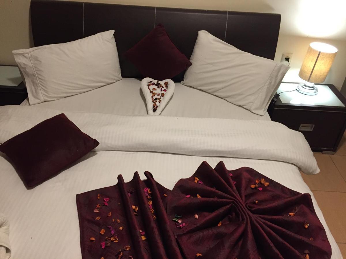 Uptown Hotel Apartment 암만 외부 사진